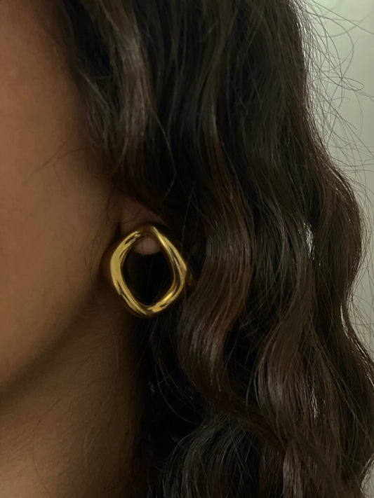Boucles d’Oreilles Sculptées Dorées en Acier Inoxydable - LYDIA