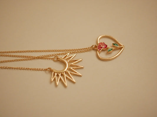 Collier Lune & Rose Doré en Acier Inoxydable – LYDIA