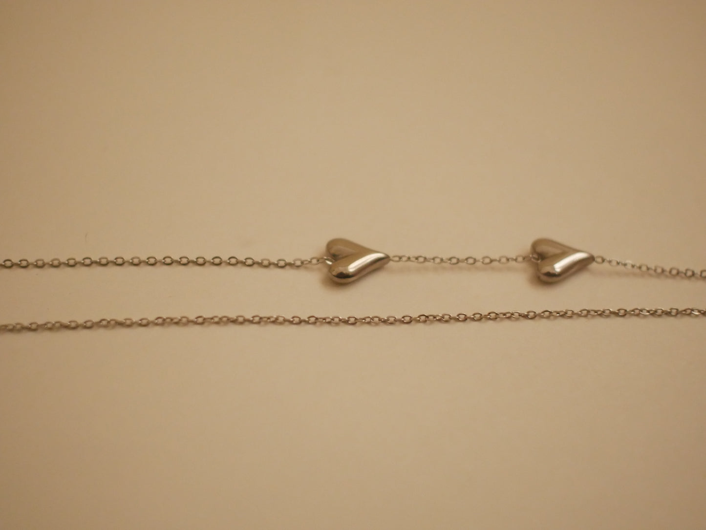 Collier Trois Cœurs en Acier Inoxydable Argenté – LYDIA